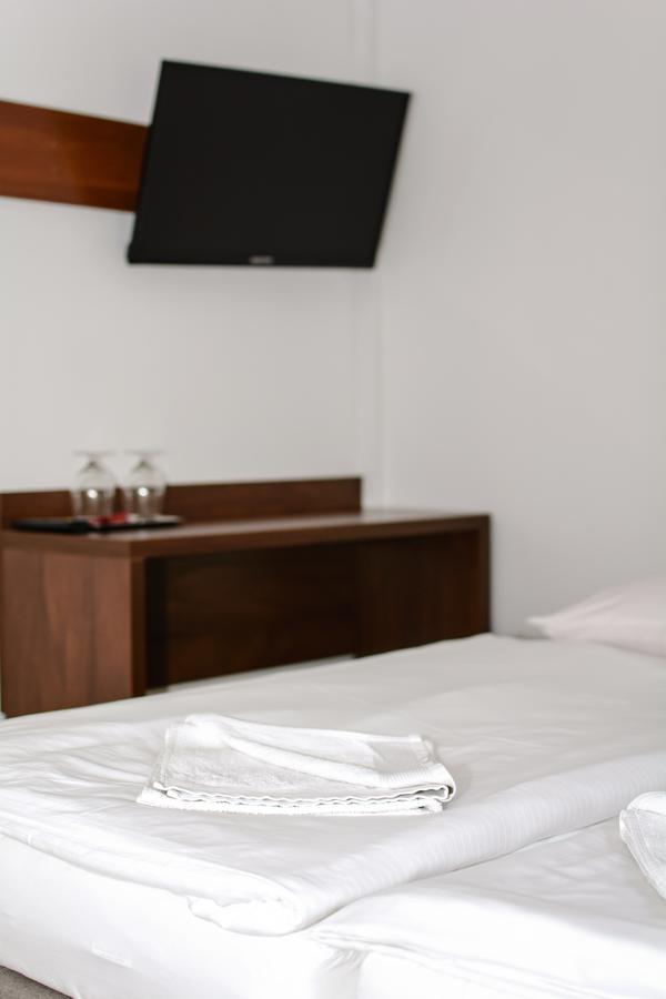 בולסלאביש Motel W Lace מראה חיצוני תמונה